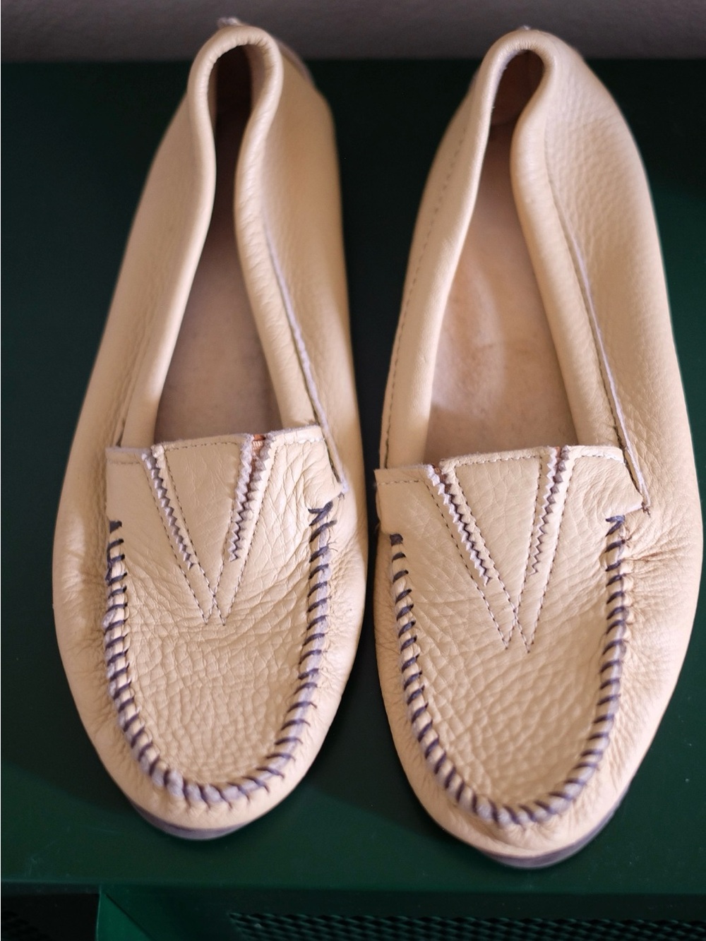Women's Cream Leather Moccasin Loafers Minnetonka
